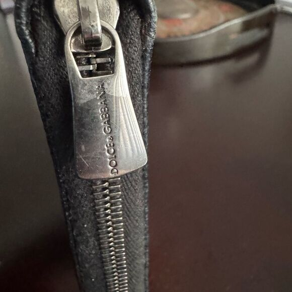 Dolce and Gabanna Black Leather Large Zip Wallet - Picture 6 of 8